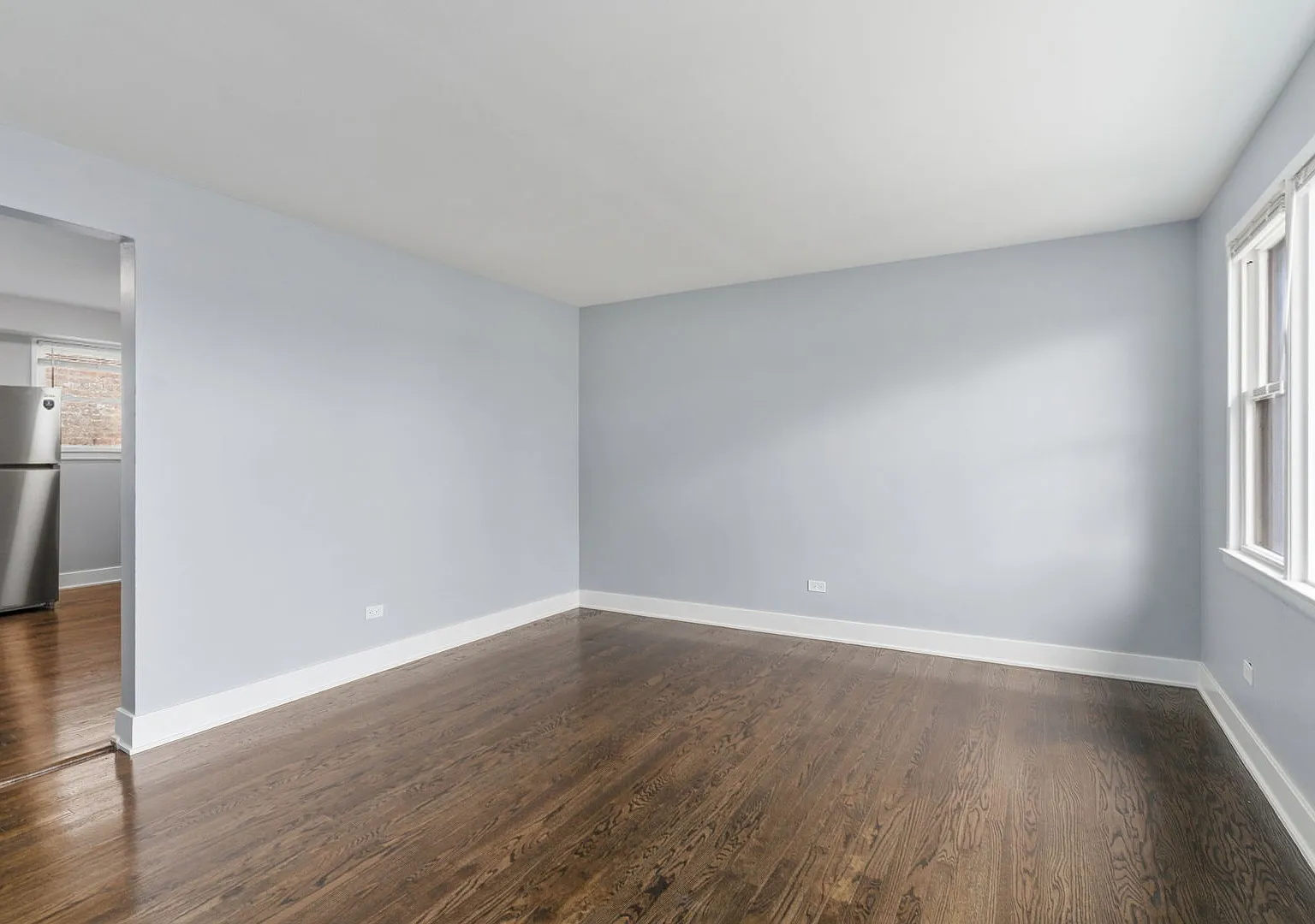 2 bed, 1000 sqft, $1,550 — Photo 3