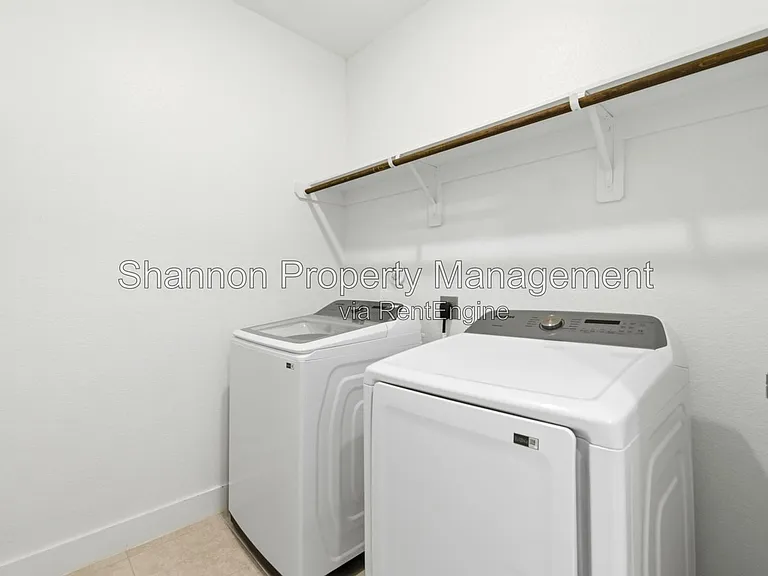 24610 Bardona Way — Photo 32