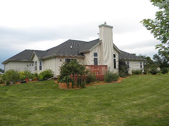 2nd image of 15294 Wedgewood Dr