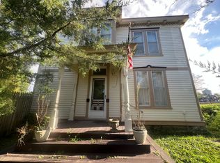 111 S Cherry St, Lamoni, IA 50140