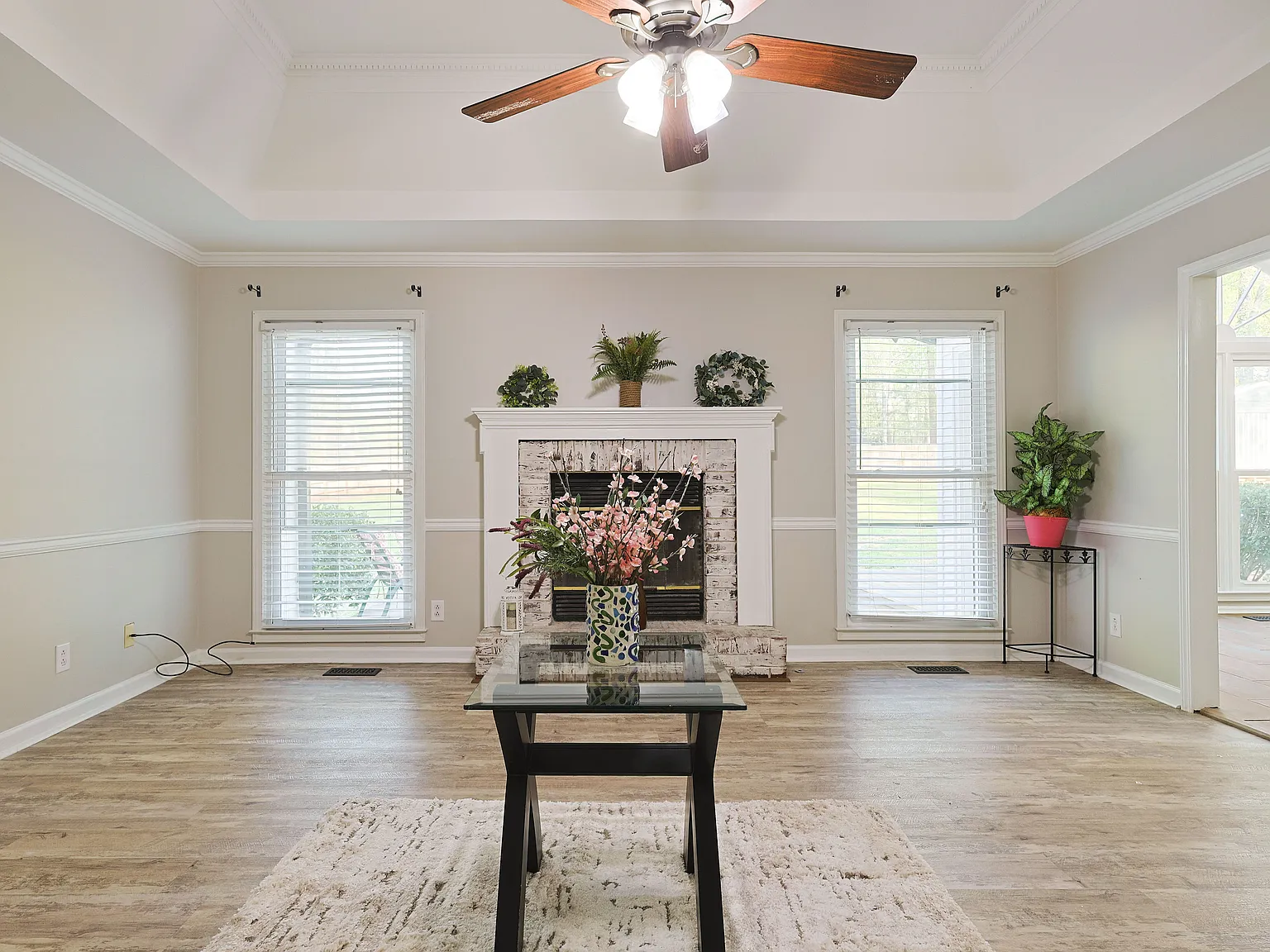 5 bed, 3013 sqft, $2,750 — Photo 4