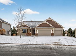 674 Jutland Ave, Shakopee, MN 55379