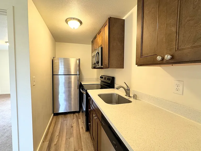 North Highland Court — Photo 6