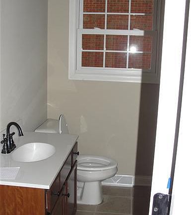 5th image of 2046 Gainesville Ct
