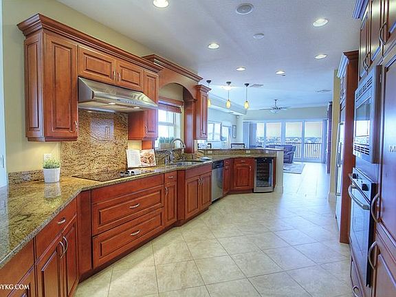 4th image of 240 108th Ave APT 301