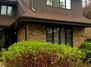 1885 Mission Hills Ln, Northbrook, IL