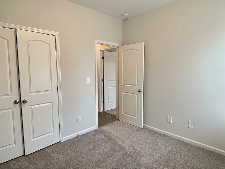 130 Henhouse Ct — Photo 14