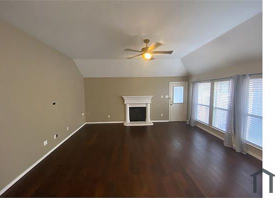 3rd image of 10612 Stoneside Trl