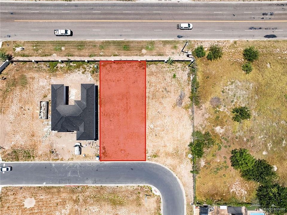 2nd image of 2802 Magnolia Dr