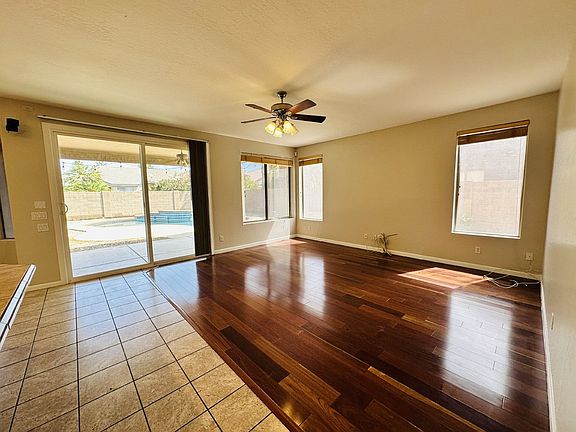 5th image of 672 W Raven Dr