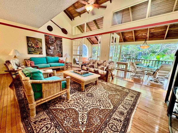 100 Lio Pl #D2, Maunaloa, HI 96770