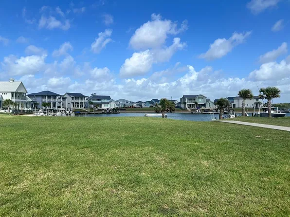 191 Reserve Ln, Rockport, TX 78382