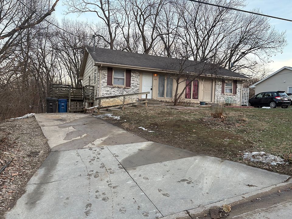1st image of 2133 SE 9th St #Des