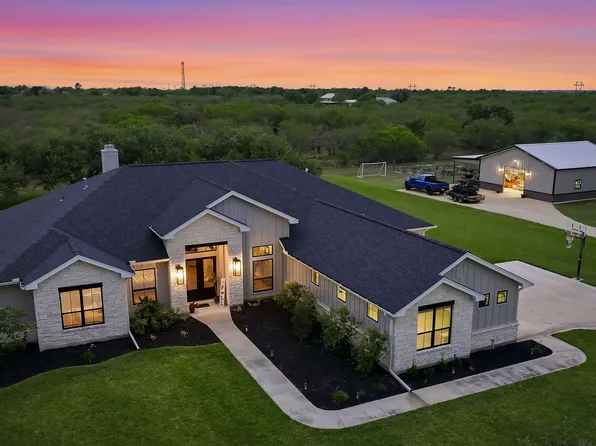 131 WRIGHT CREEK RD, Victoria, TX 77905