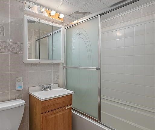 5th image of 110 Larkin St