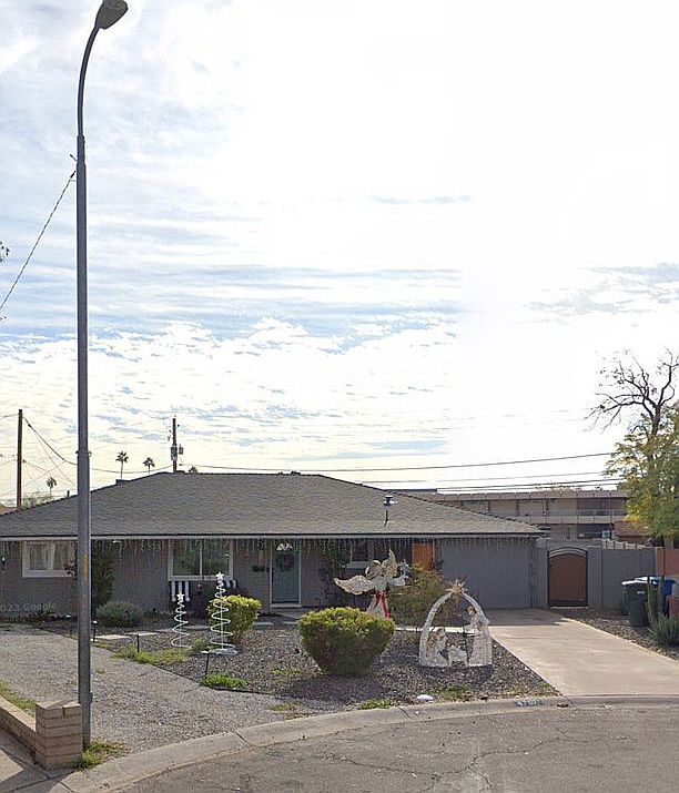 1st image of 4707 N 32nd Ave