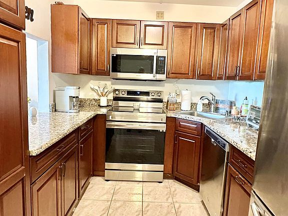 3rd image of 1119 Green Pine Blvd APT B1