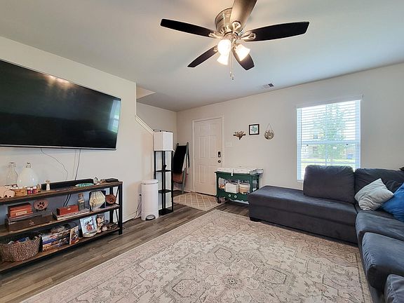 3rd image of 111 Avalon Dr