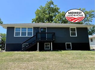 907 N 13th St, Marysville, KS 66508