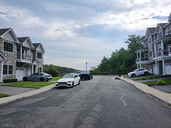 3rd image of 65 Halina Ln