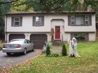 40 Hancock Rd, Willington, CT 06279