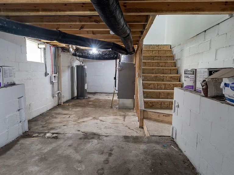 1345 N Olney St — Photo 31