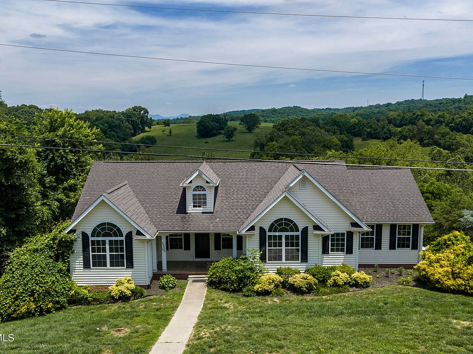 1st image of 150 Hills Dr