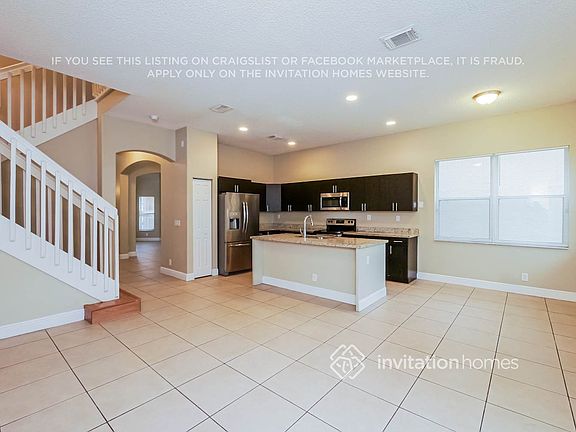 5th image of 3728 SW 50th Ct