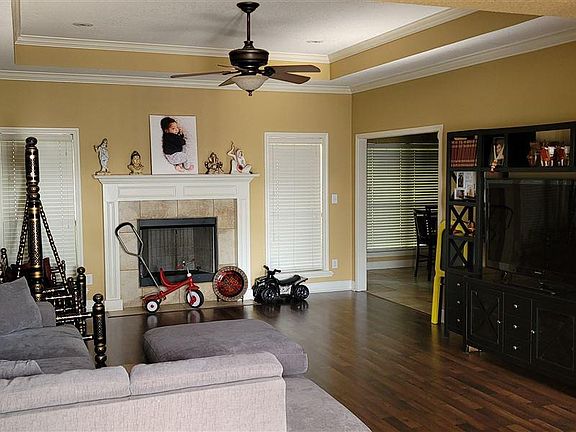 3rd image of 7314 Palisades Dr