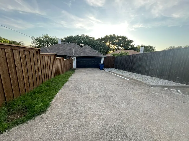 9090 Meadowcrest St — Photo 22