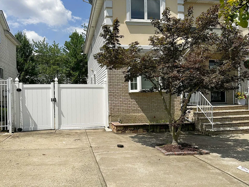 30 Kenilworth Ave
