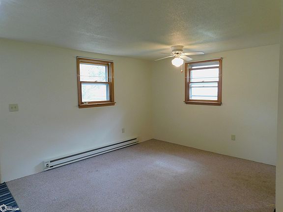5th image of 115 Cedar Ave