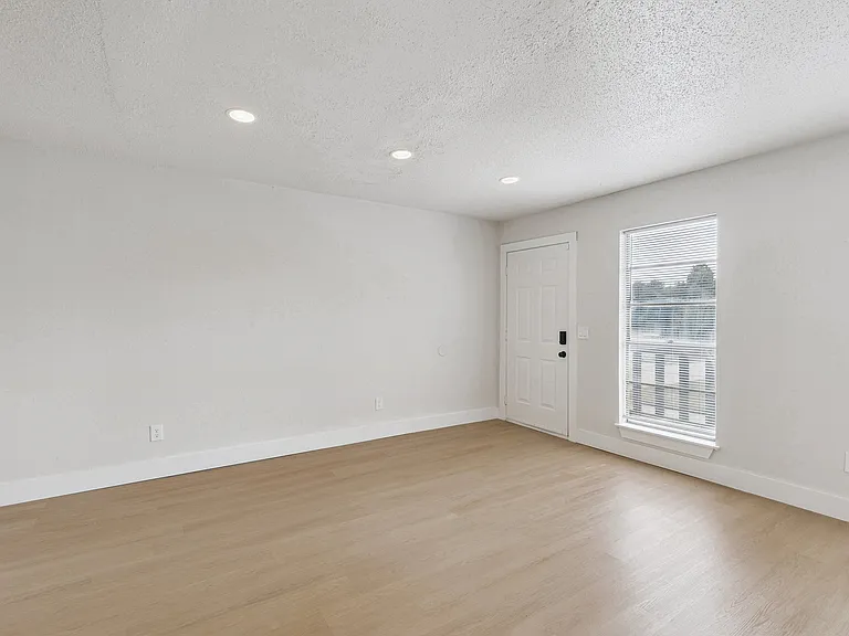 1209 Roosevelt St #2 — Photo 8