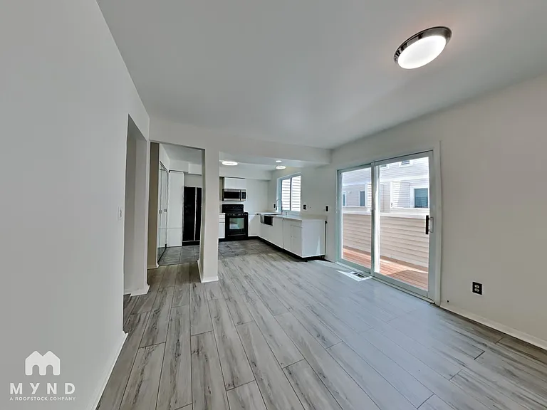 1050 S Monaco Pkwy #91 — Photo 5