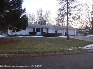 4029 N Pine Dell Dr, Lansing, MI 48911