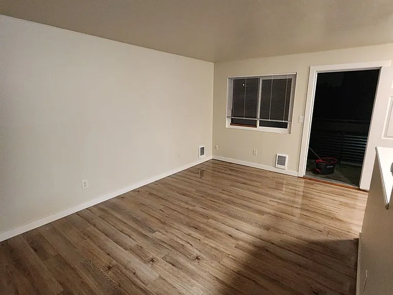 2620 E Cherry St — Photo 7