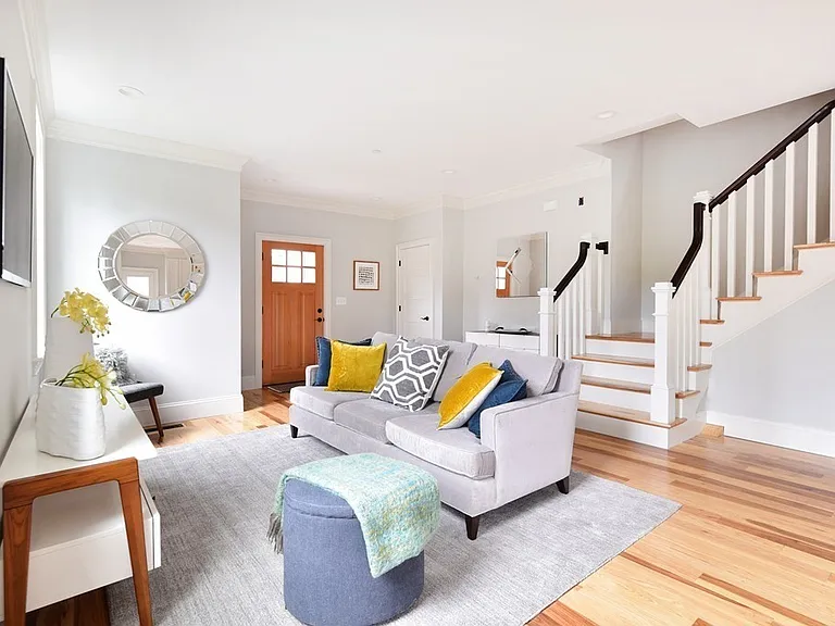 44 Evergreen St #4 — Photo 4