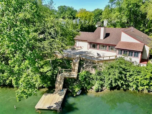 23 Lake Metonga Trl, Grant Park, IL 60940
