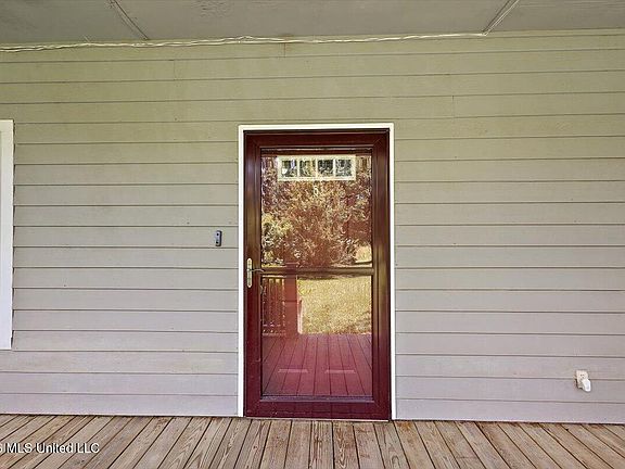 5th image of 75 Abigail Ln