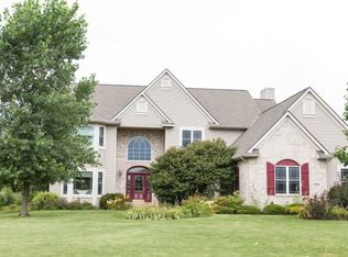 30800 Running Fox Trl, Burlington, WI 53105