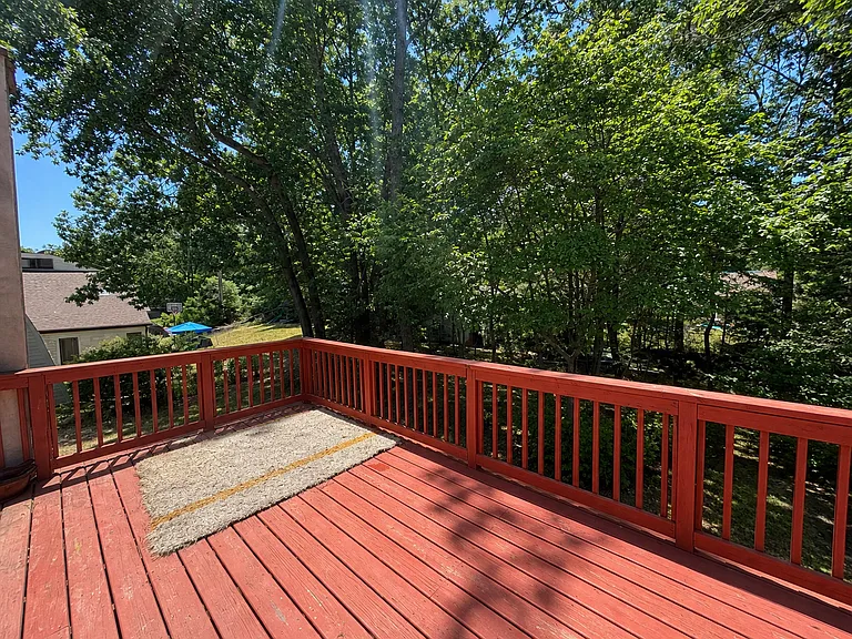 10 Cambridge Dr — Photo 3