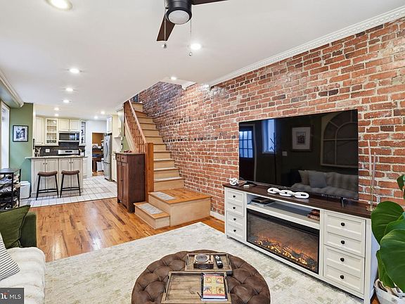 5th image of 1616 D St SE