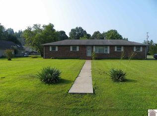 2201 Happy Hollow Dr, Paducah, KY 42003