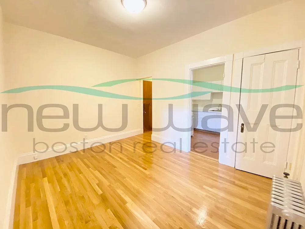Studio, 375 sqft, $2,400 — Photo 2
