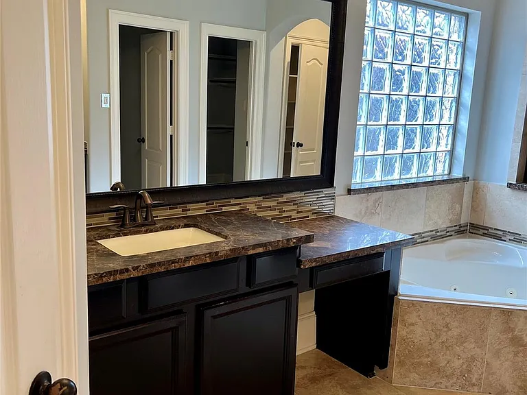 14322 Penshore Park Ln — Photo 11