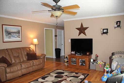 5th image of 515 Poplar Ln