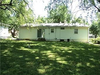 2nd image of 505 NW Carroll Dr