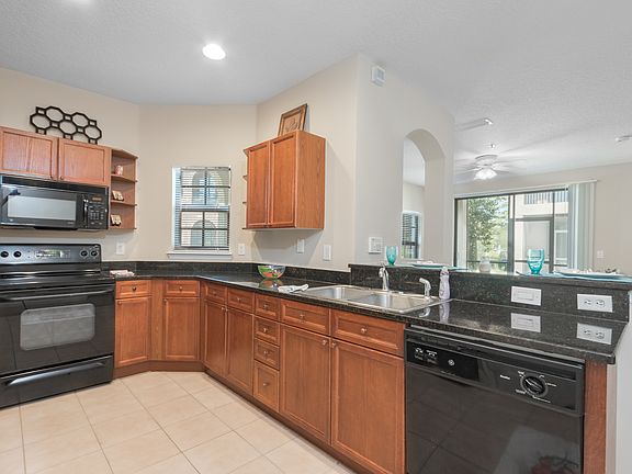 3rd image of 130 Calle El Jardin St Unit 101