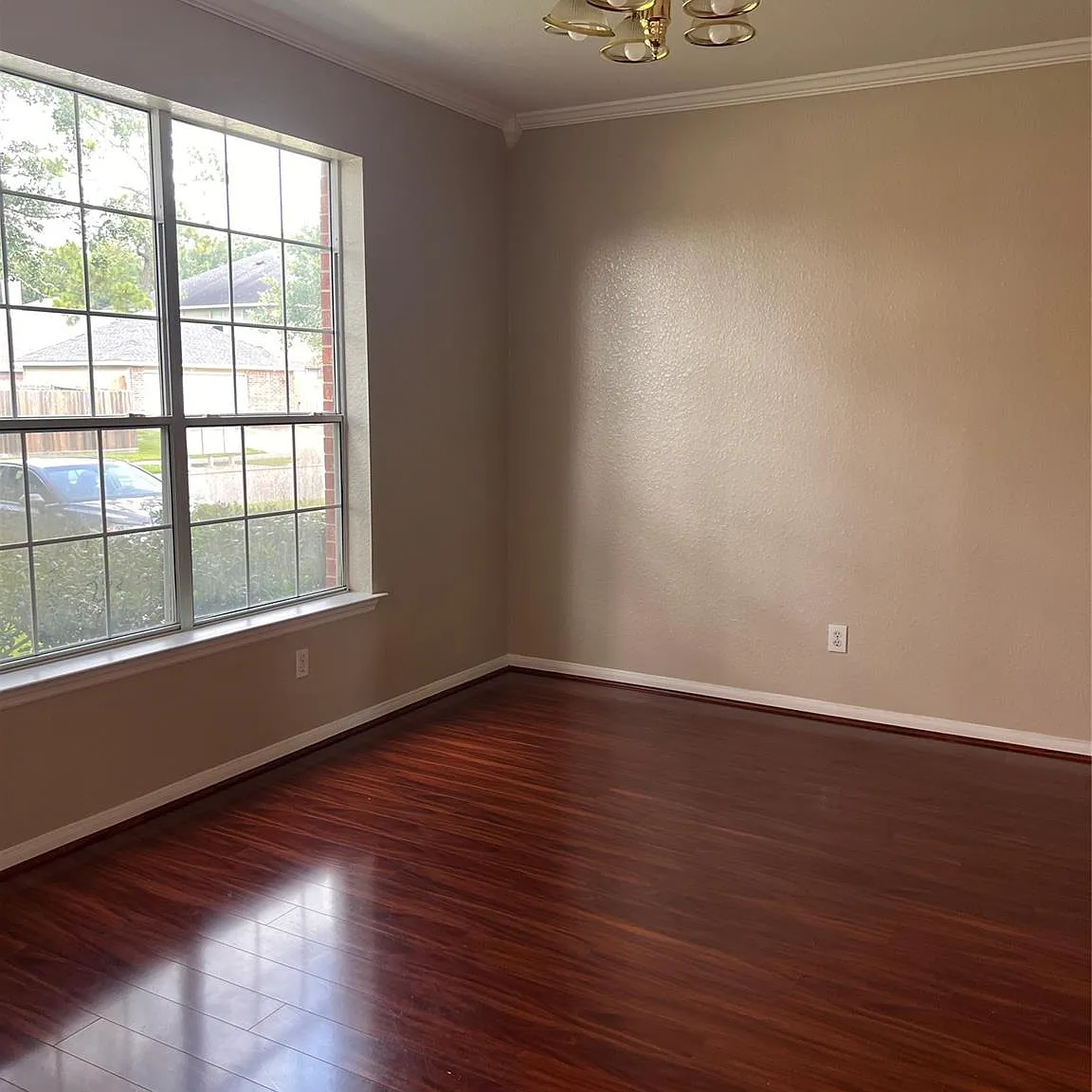 5 bed, 3.5 bath, 3383 sqft, $2,990 — Photo 3