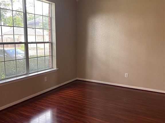 3rd image of 14210 Meadow Estates Ln